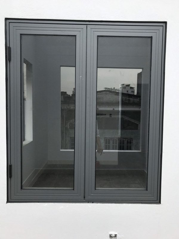 Cửa sổ khung nhôm kính mở quay 2 cánh