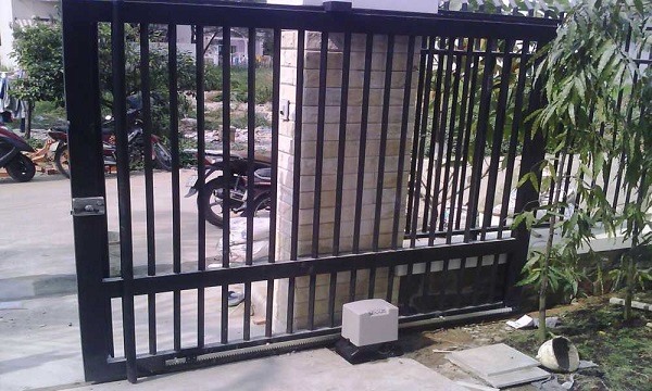 Mẫu cửa cổng lùa 1 cánh sang trọng tinh tế